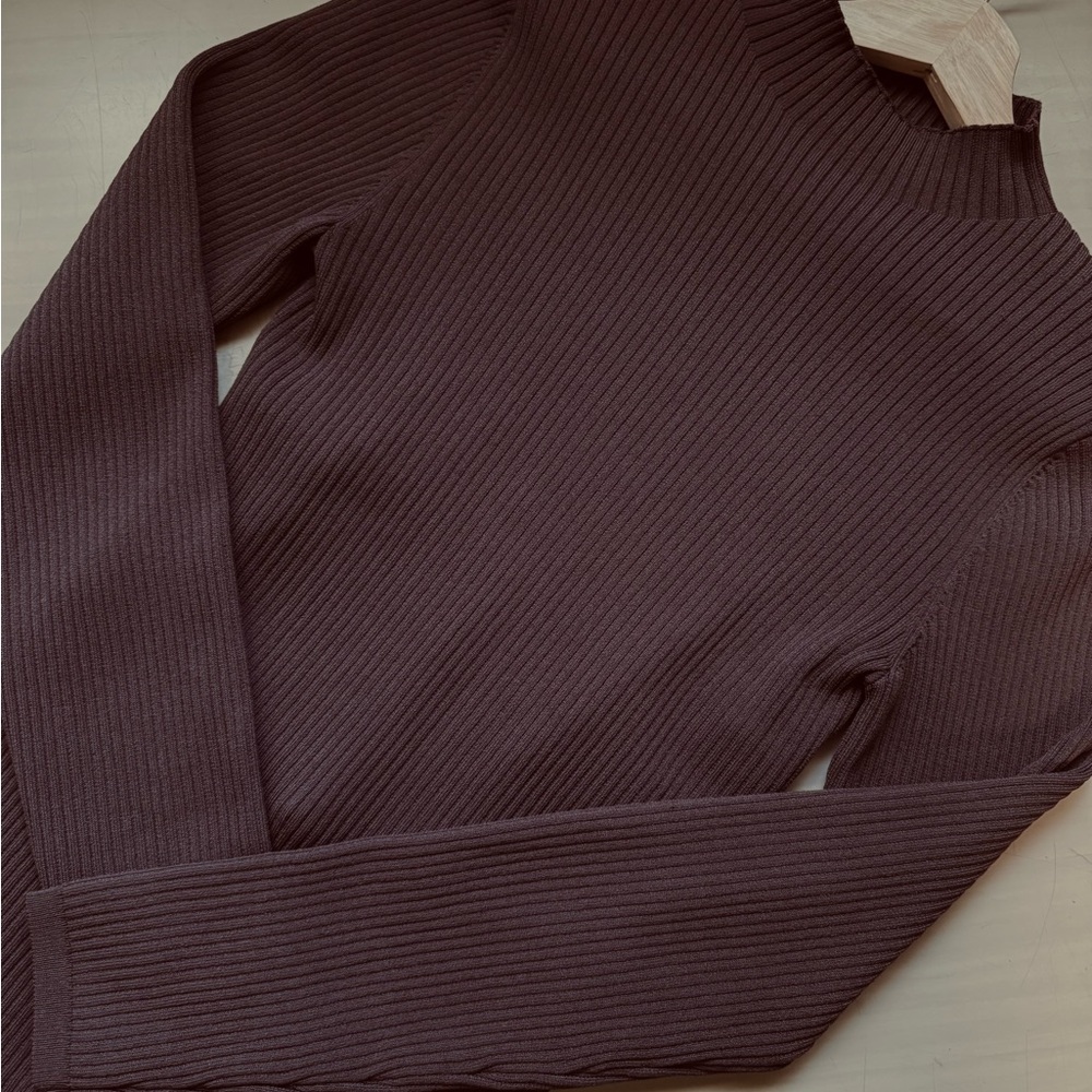 Aritzia Babaton Ambrosia Sculpt Knit tie back longsleeve Sweater - Size M - Picture 6 of 8